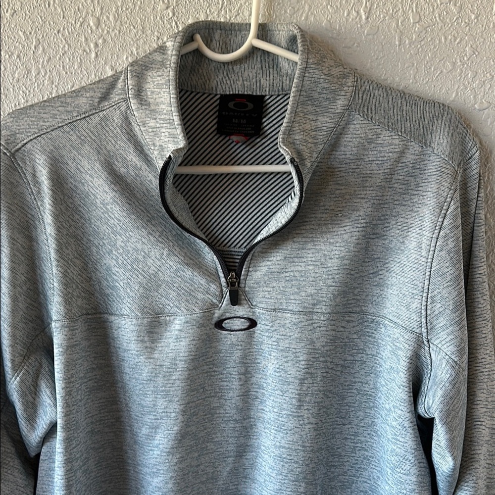 Oakley Men's Gray Sweater